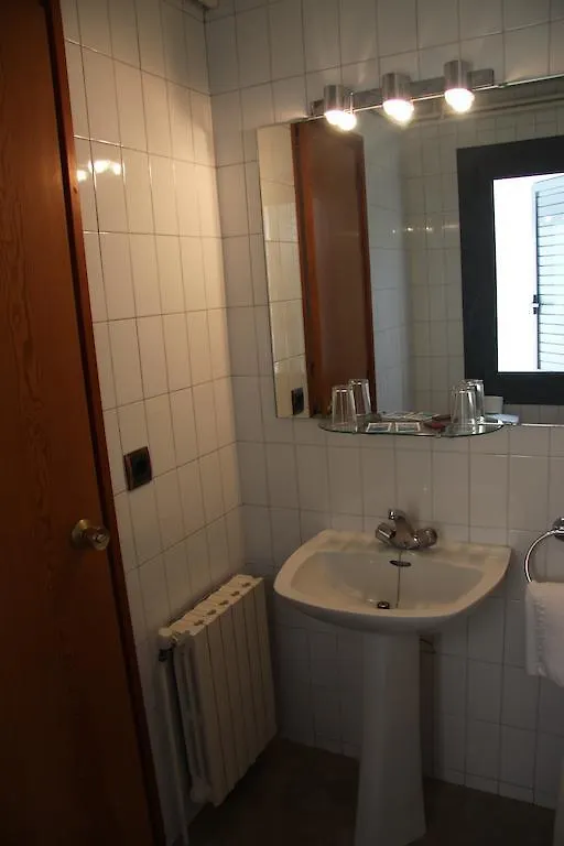 Fonda Sala Otel Olost 0*,